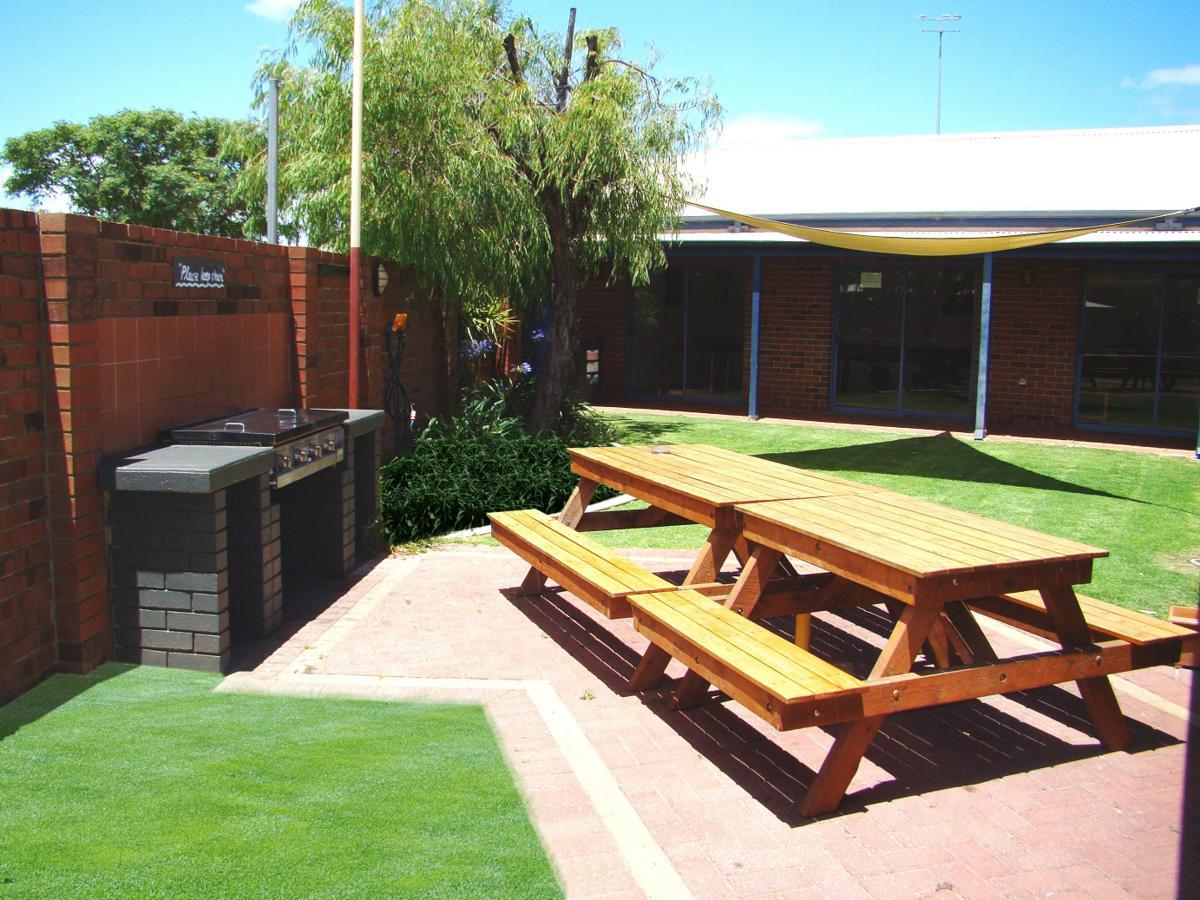 Dunsborough Inn Backpackers Extérieur photo